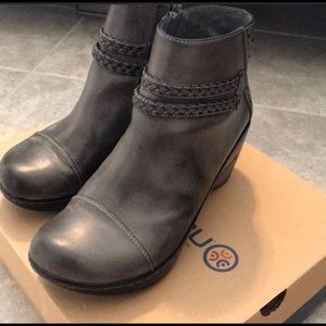 JBU Gray Booties 9